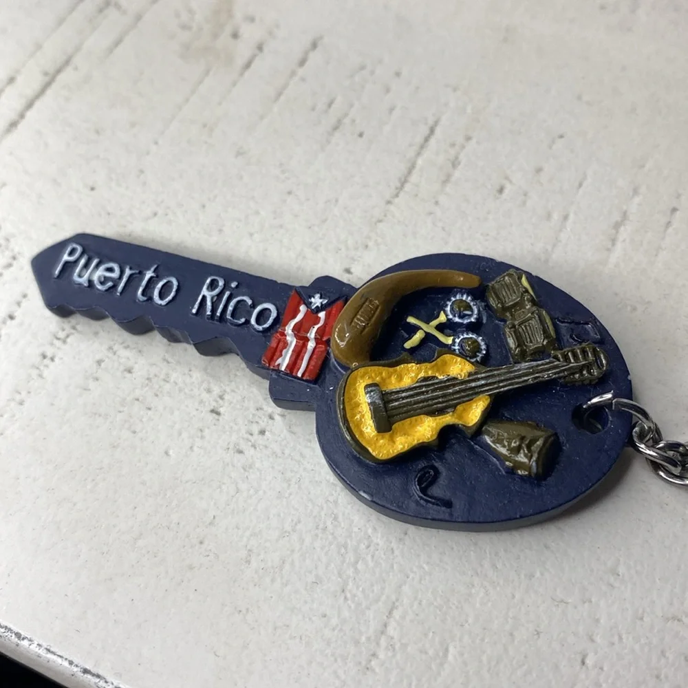 🆕Puerto Rico volkswagen beer opener with light & handmade guirro 🔑 key chain